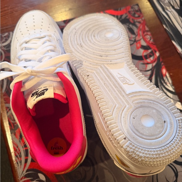 Nike White Sneakers with Pink Highlights - Picture 3 of 3